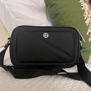 Lululemon Crossbody Camera Bag Black